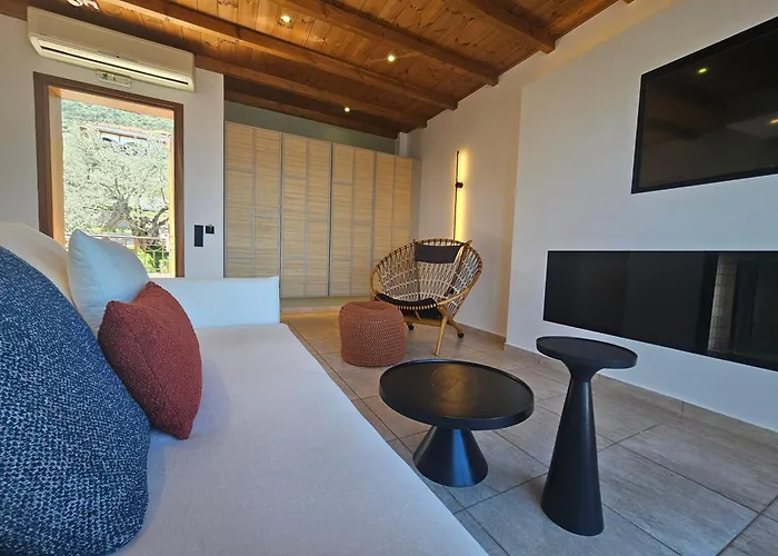 Aparthotel Yialasi