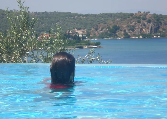 Aparthotel Yialasi 3*