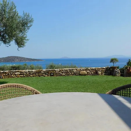 Yialasi Aparthotel 3*