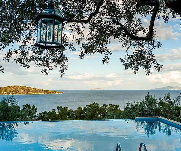 Yialasi Aparthotel 3*