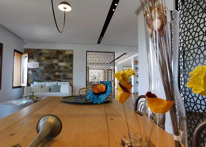 Aparthotel Yialasi 3*