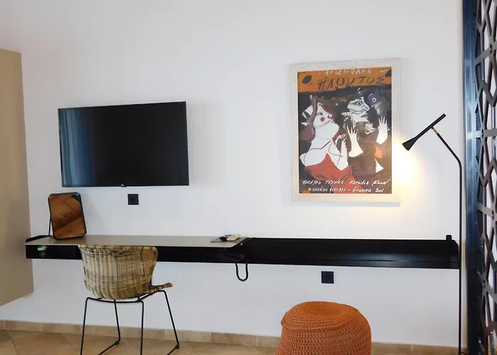 Aparthotel Yialasi 3*