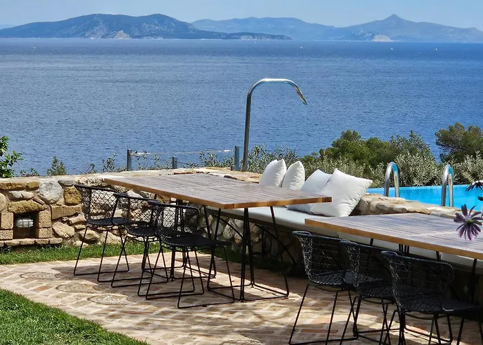 Apart-hotel Yialasi 3*